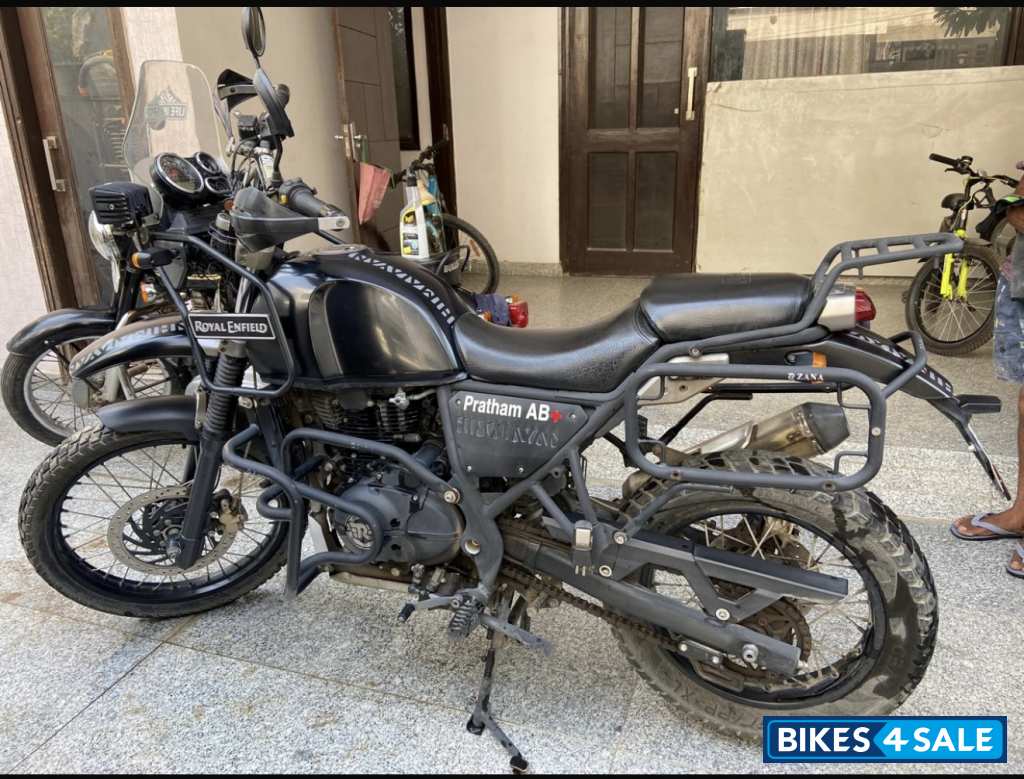 Granite (black) Royal Enfield Himalayan