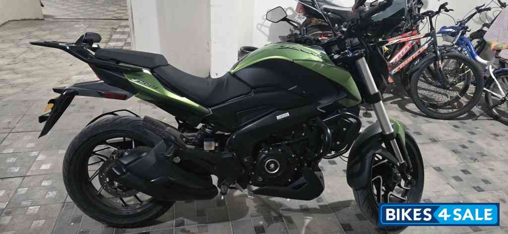 Green Bajaj Dominar 400 2025 Green Bajaj Dominar 400 2025