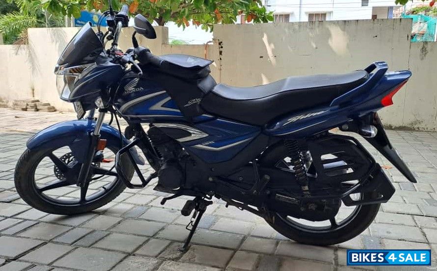 Metallic Blue Honda Shine 125 Disc