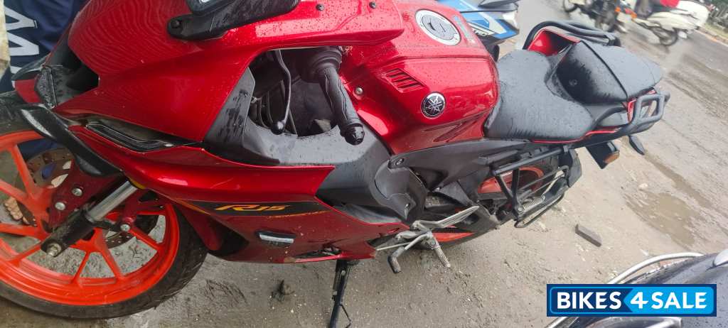Yamaha R15 V4
