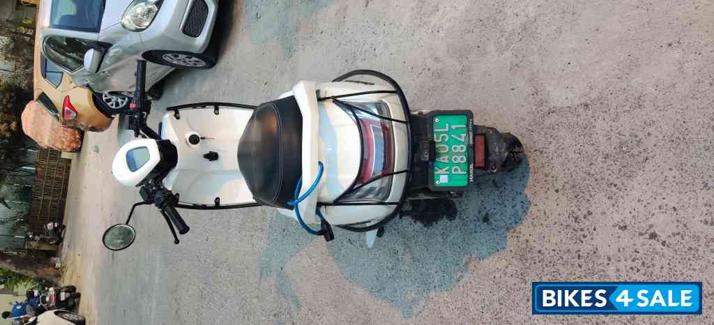 White Bounce Infinity E1