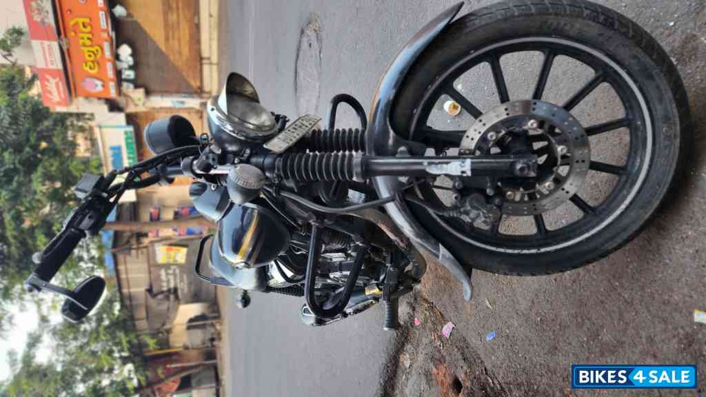 Blue Bajaj Avenger Street 150