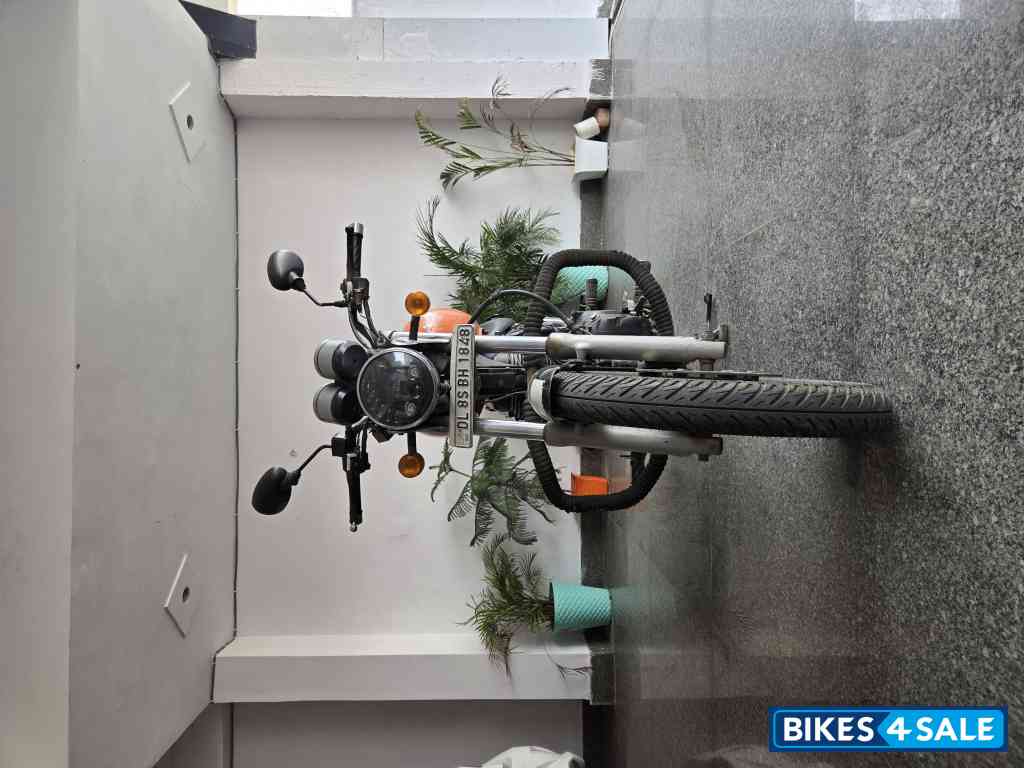 Black Royal Enfield Thunderbird