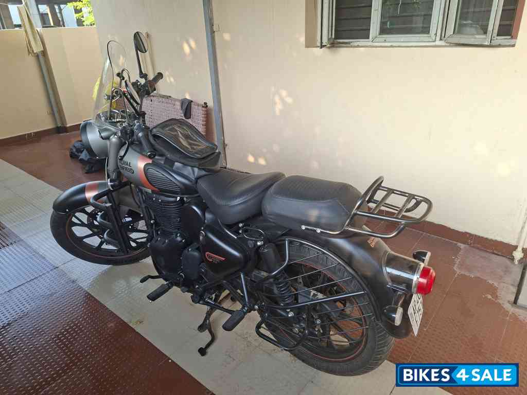 Gun Grey Royal Enfield Classic Gunmetal Grey