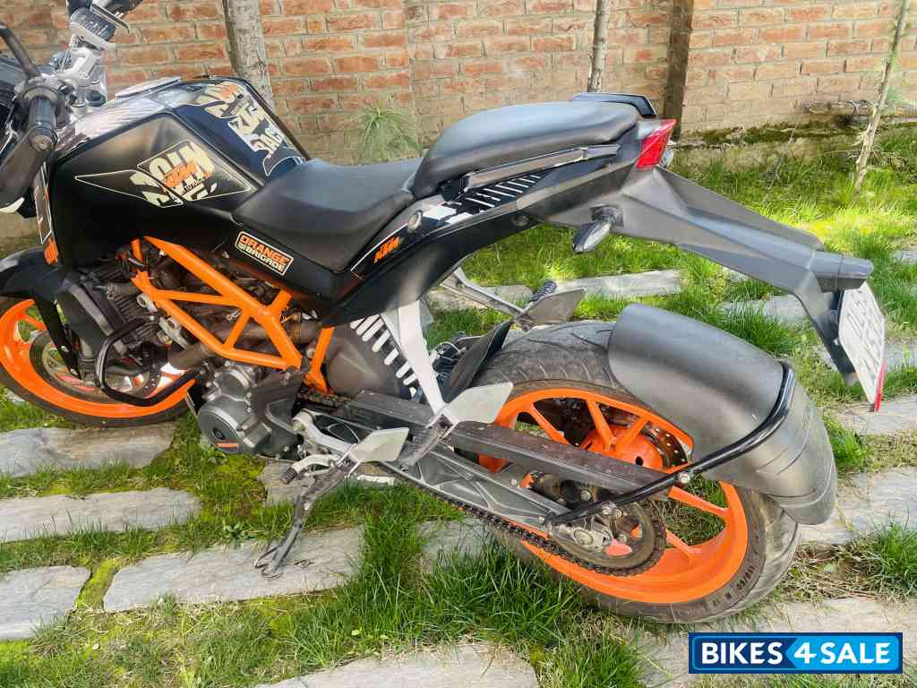 Orange KTM Duke 390
