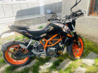 Orange KTM Duke 390