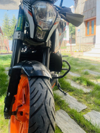 Orange KTM Duke 390