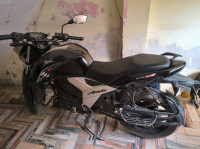 Black TVS Apache RTR 160 4V BS6