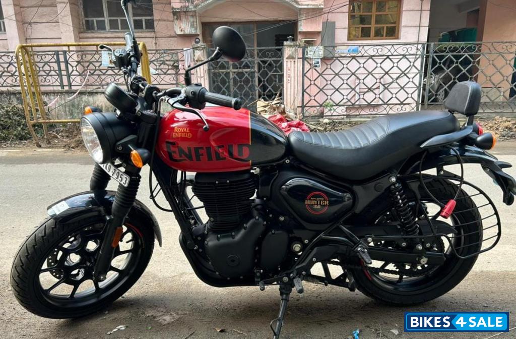 Red & Black Royal Enfield Hunter 350 Metro