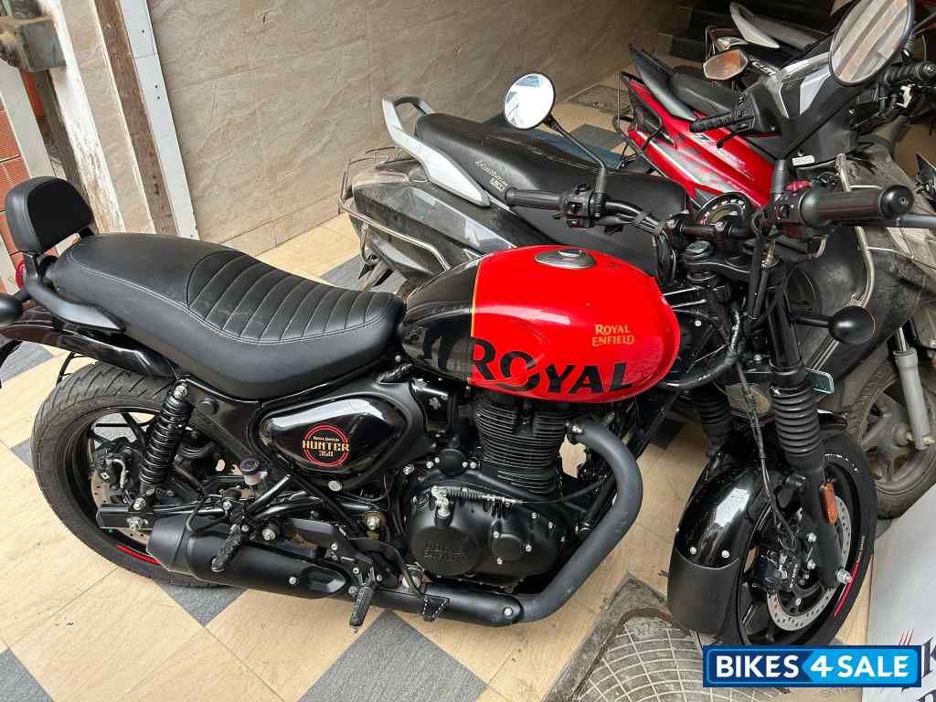 Red & Black Royal Enfield Hunter 350 Metro
