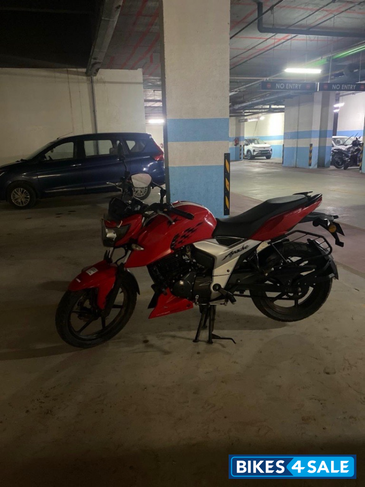 Red TVS Apache RTR 160