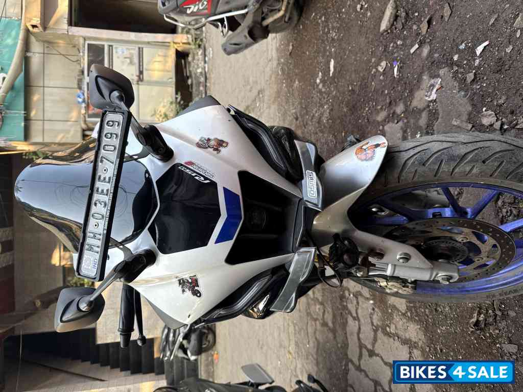 Metallic Grey Yamaha R15M