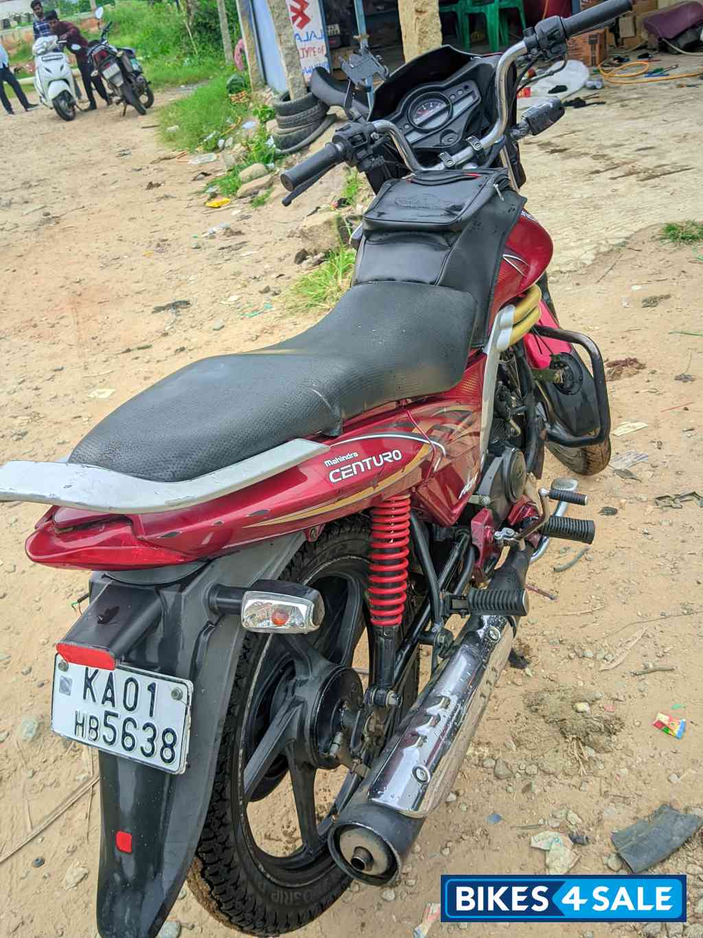 Meroon Mahindra Centuro