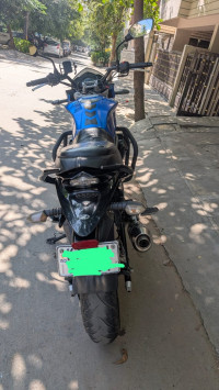 Blue Mahindra Mojo UT 300