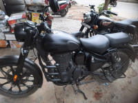 Stealth Black Royal Enfield Classic Stealth Black
