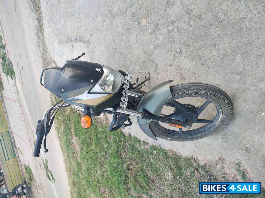 Green Bajaj CT 100