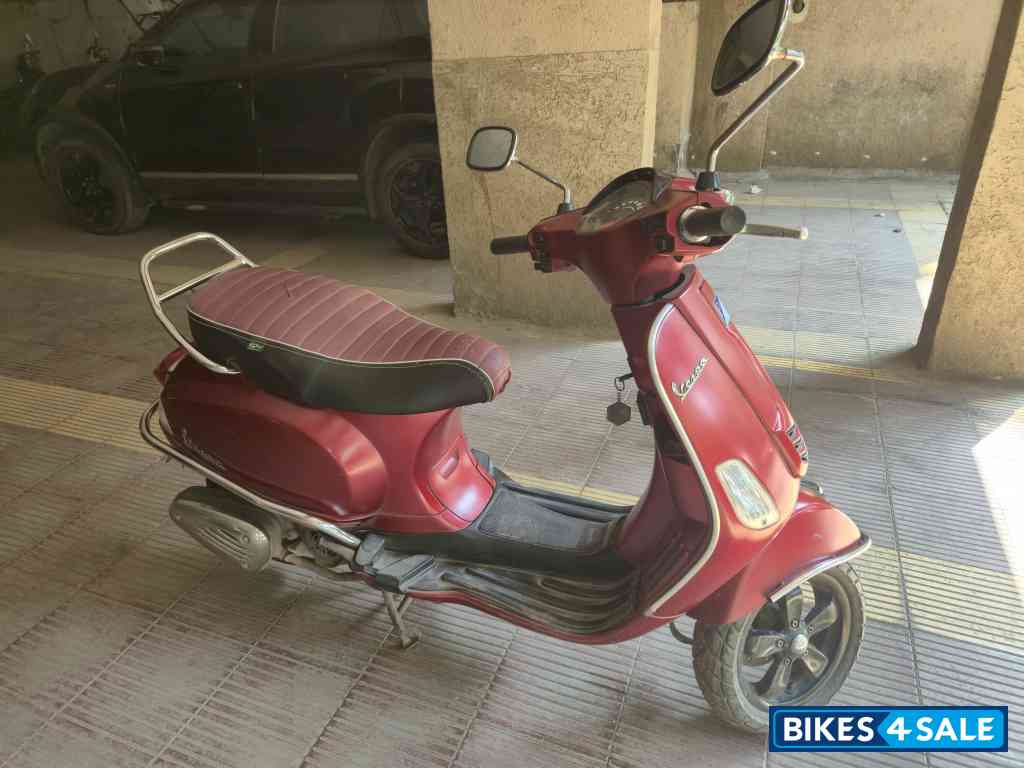Red Vespa SXL 150 BS6