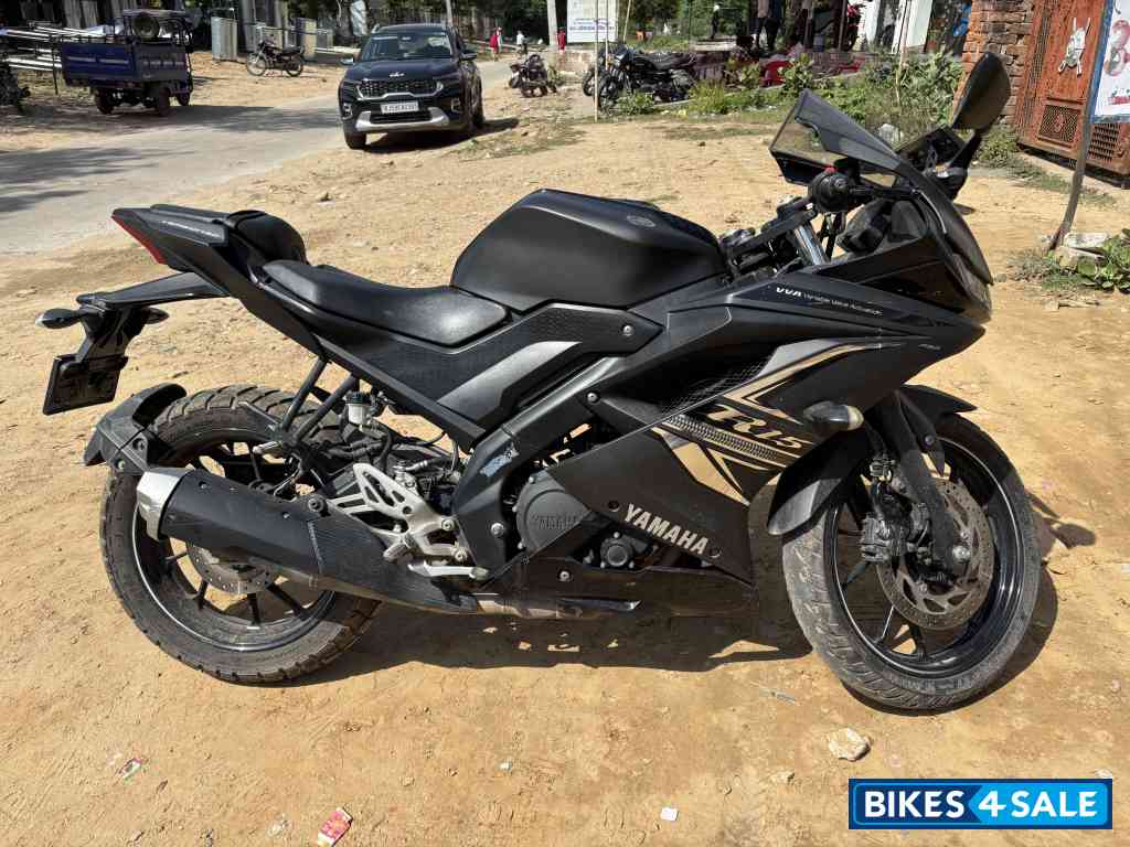 Dark Night Yamaha YZF R15 V3