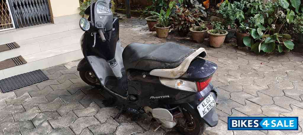 Purple Honda Aviator