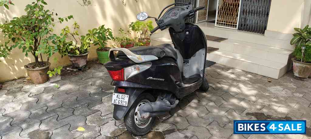 Purple Honda Aviator