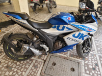 Metallic Silver Suzuki Gixxer SF 250 BS6