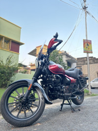 Red Bajaj Avenger Street 220 BS6