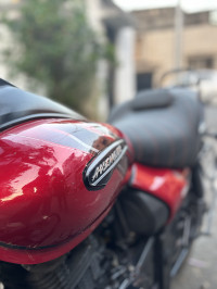 Red Bajaj Avenger Street 220 BS6