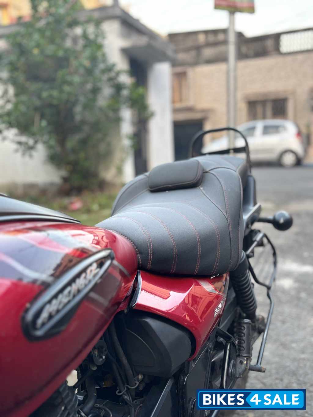 Red Bajaj Avenger Street 220 BS6