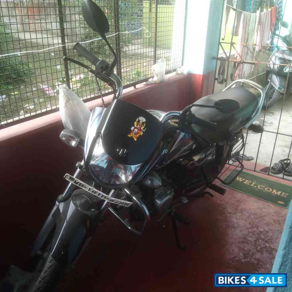 Black Blue Hero HF Deluxe BS6