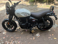Royal Enfield Hunter 350 Metro