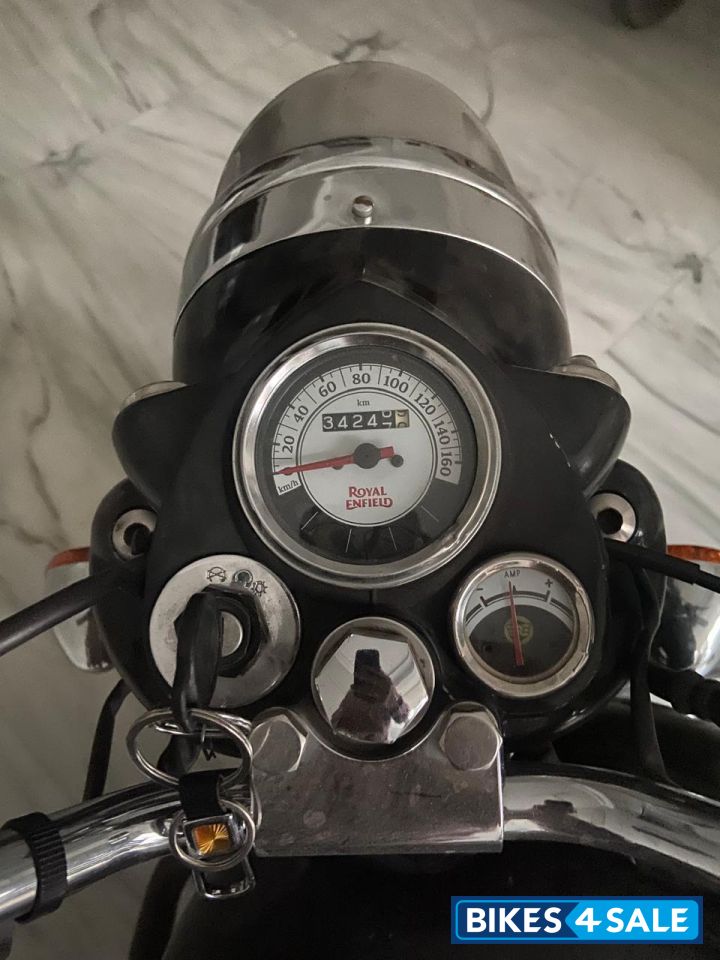 Black Royal Enfield Classic 350