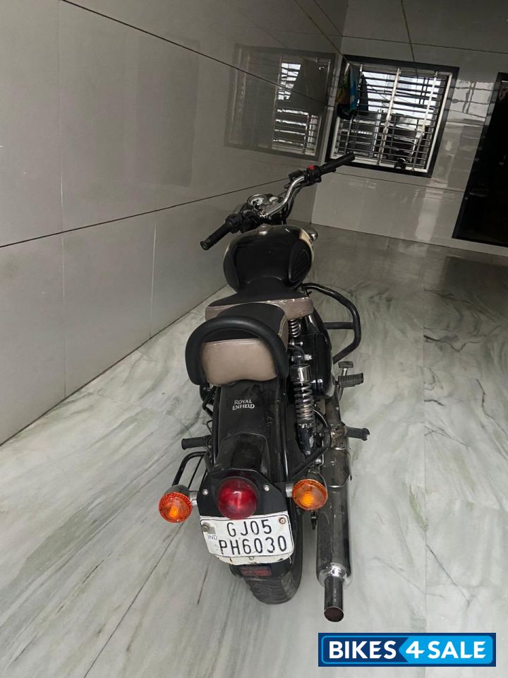 Black Royal Enfield Classic 350