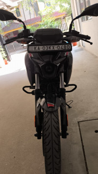 Brooklyn Black Bajaj Pulsar N160 Dual Channel ABS