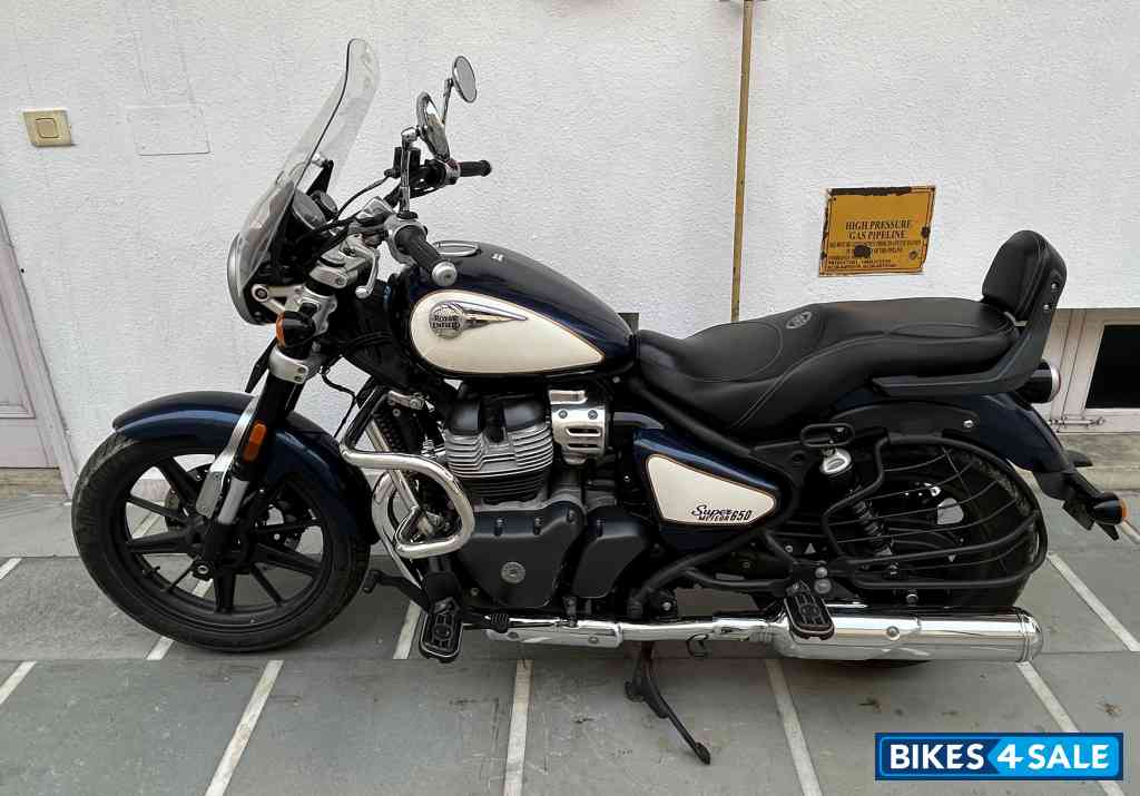 Bue Royal Enfield Super Meteor 650