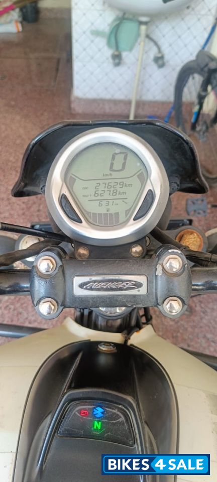 Bajaj Avenger Street 220