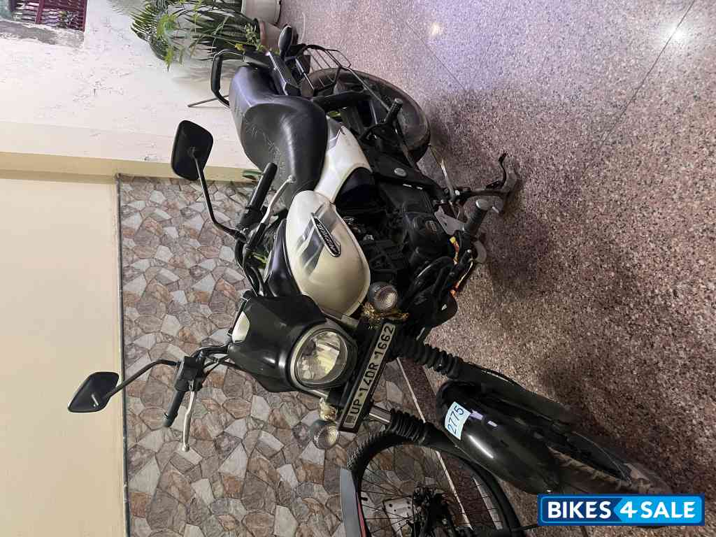 Bajaj Avenger Street 220
