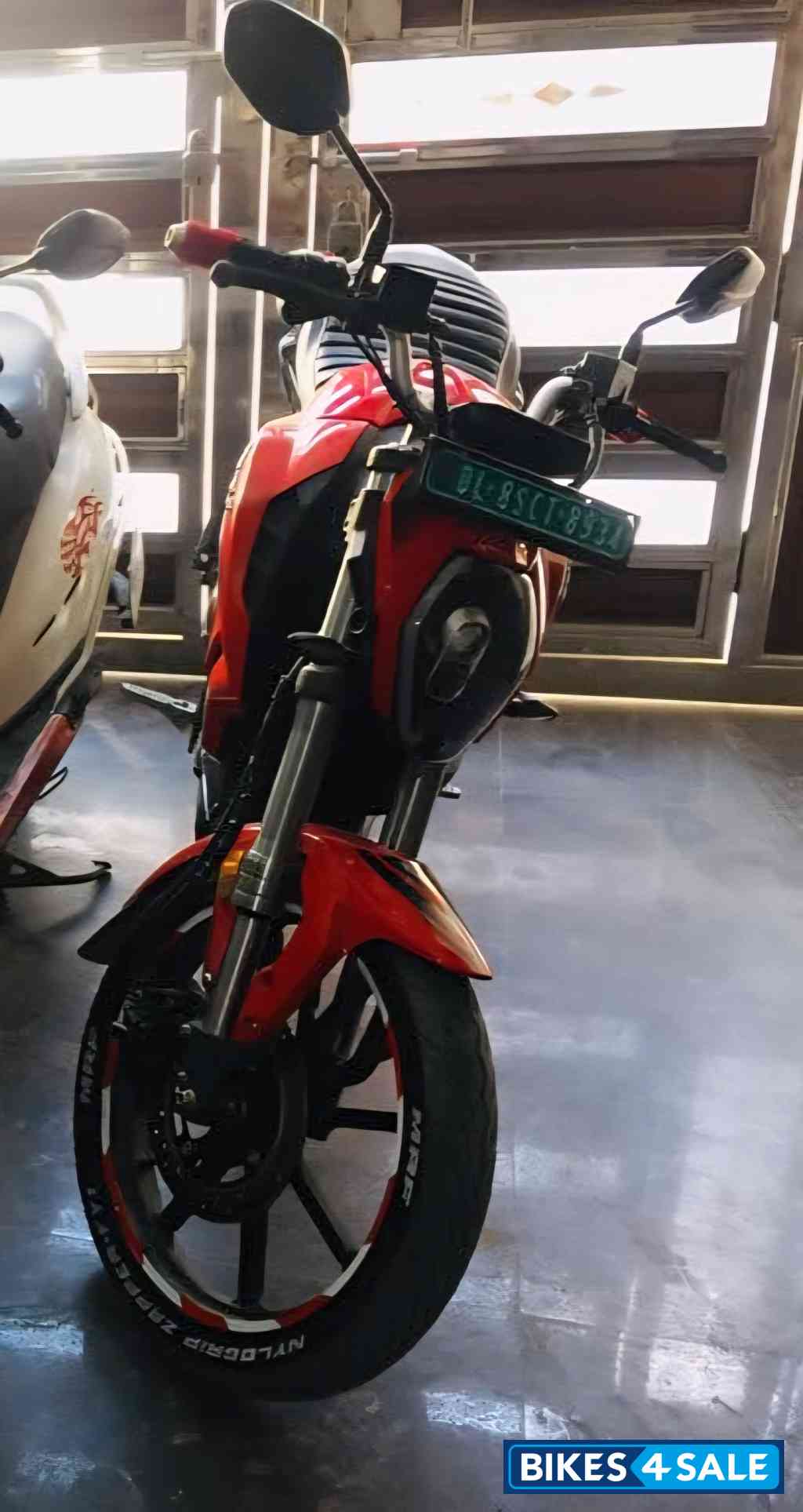 Eclipse Red Revolt RV400 Eclipse Red