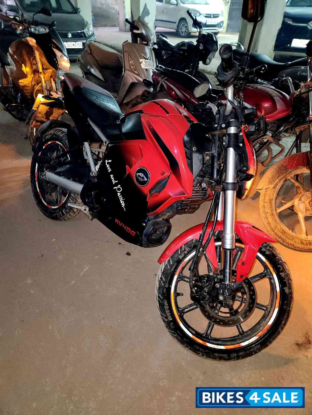 Eclipse Red Revolt RV400 Eclipse Red