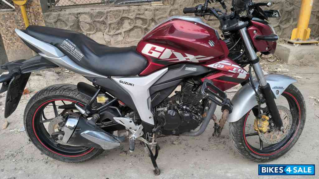 Candy Red Suzuki Gixxer 150