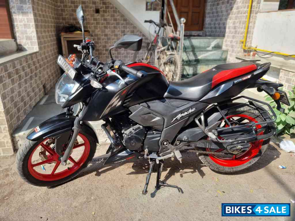 TVS Apache RTR 160 4V