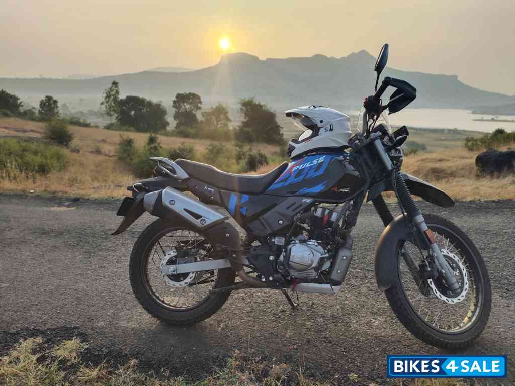 Metallic Blue Hero Xpulse 200 4V 2023 Edition