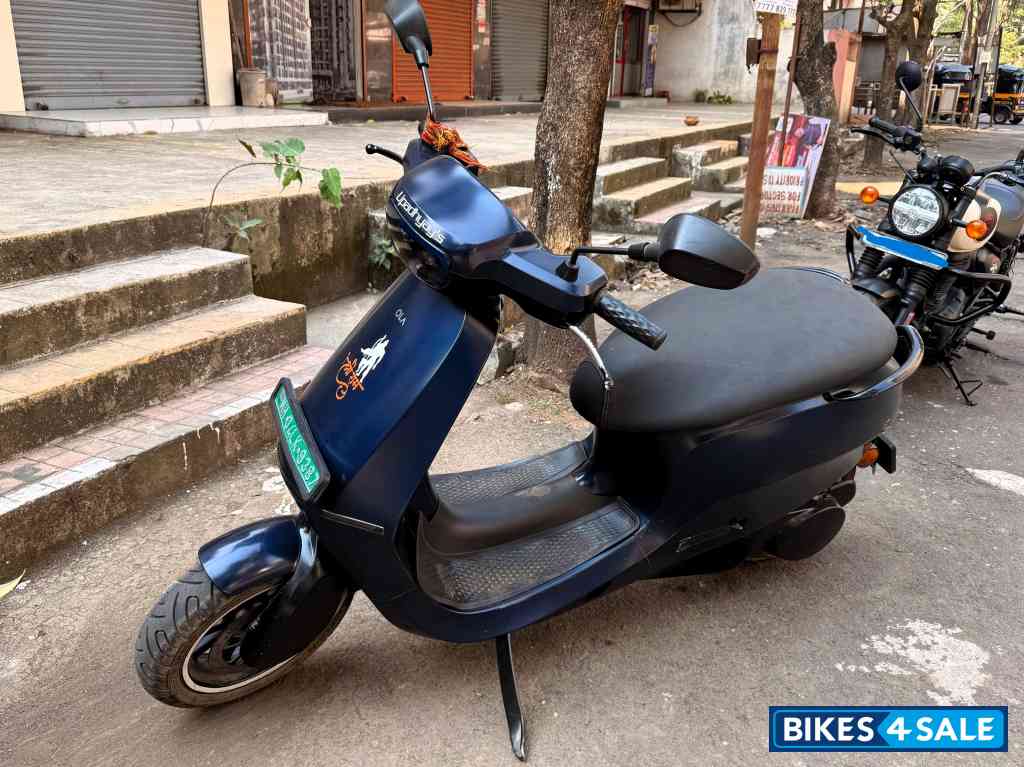 Midnight Blue Ola S1 Pro