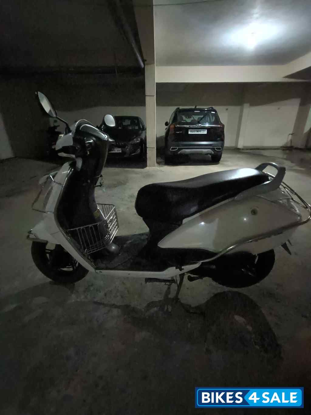 White TVS Jupiter ZX