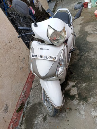 White Honda Aviator
