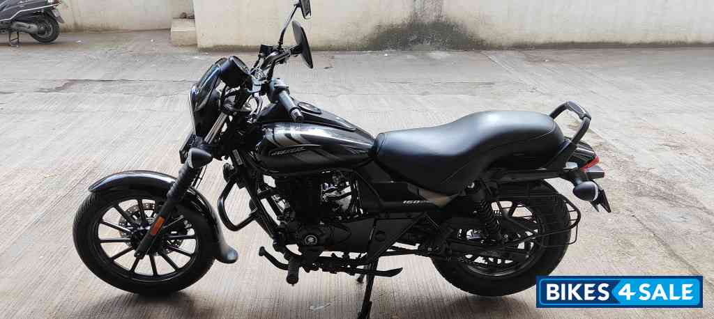 Black Bajaj Avenger Street 160