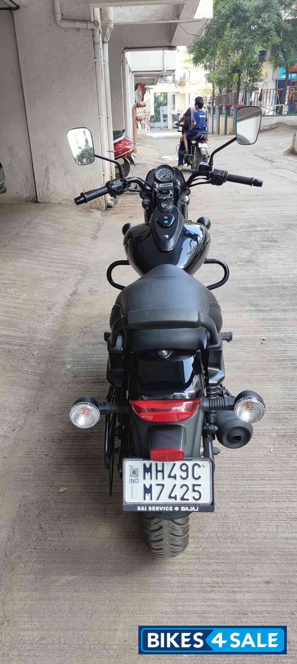 Black Bajaj Avenger Street 160