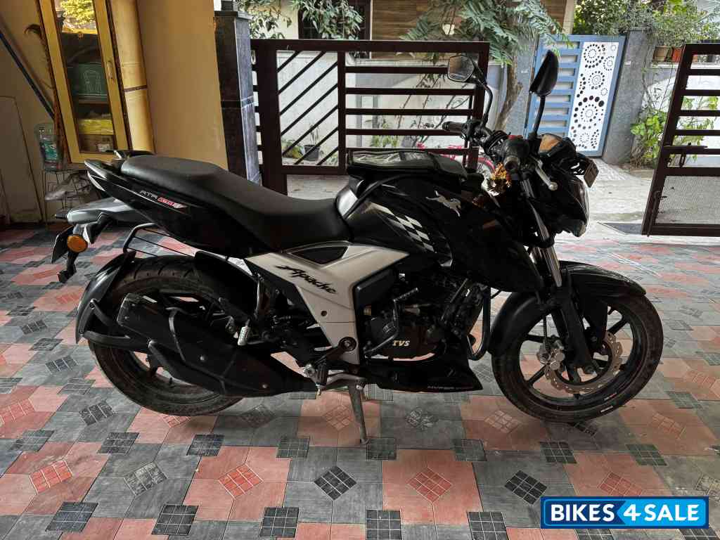 TVS Apache RTR 160 4V