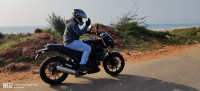 Mahindra Mojo 300 ABS BS6