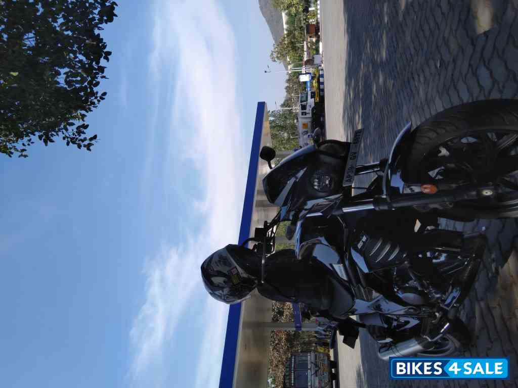 Mahindra Mojo 300 ABS BS6