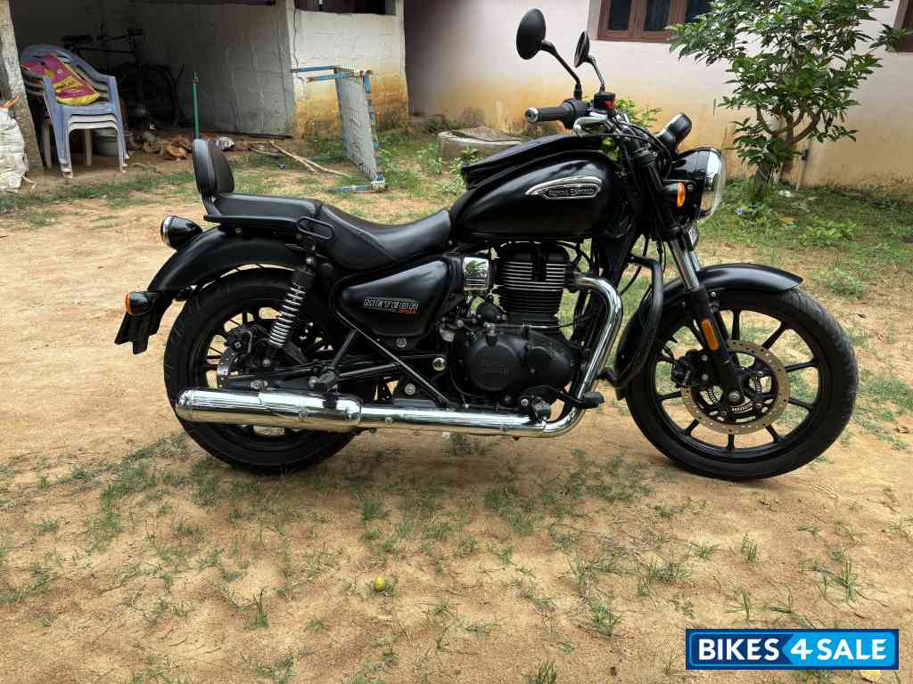 Royal Enfield Meteor 350 Stellar